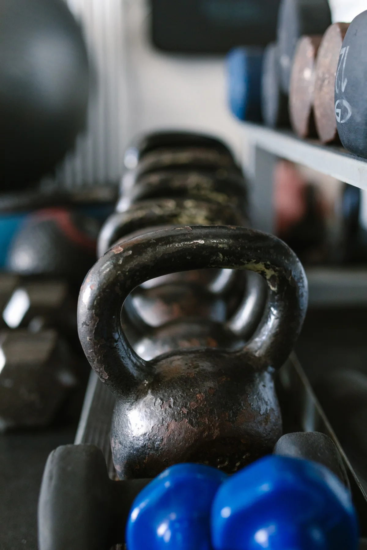 Odważnik kettlebell do ćwiczeń siłowych